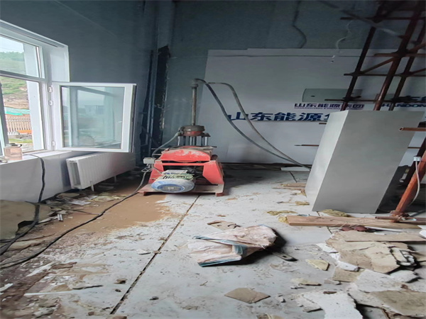 梁子湖地基基础下沉墙体裂缝加固注浆顶升施工